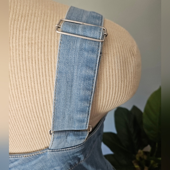 DOLLHOUSE Cropped Wide-Leg, light wash, raw-edge hems Denim Overalls! - Picture 8 of 14